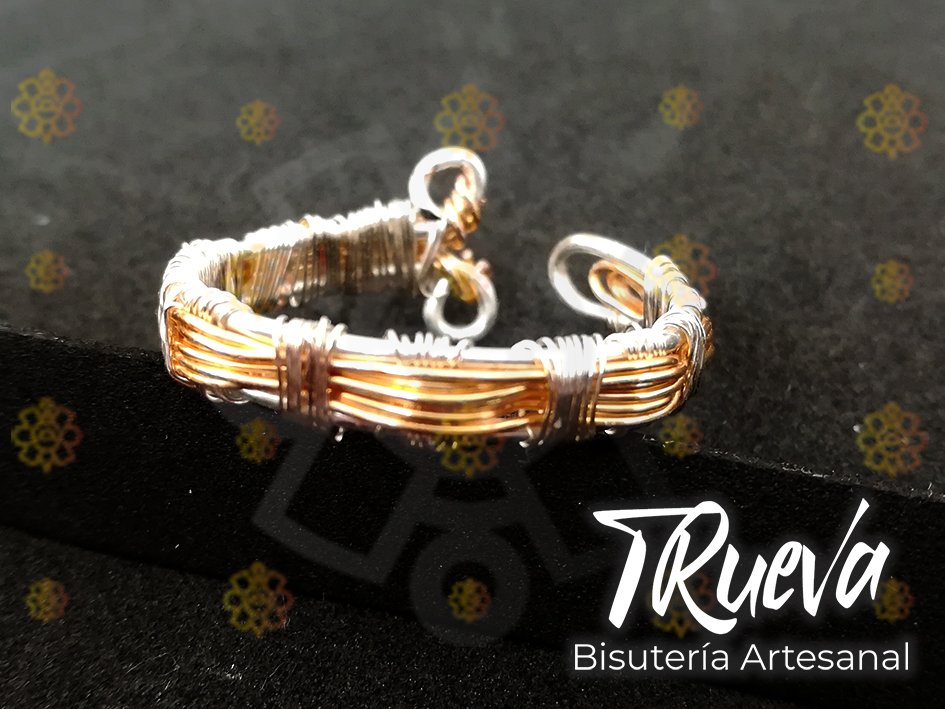 Anillo tramado grande dorado y plateado ajustable