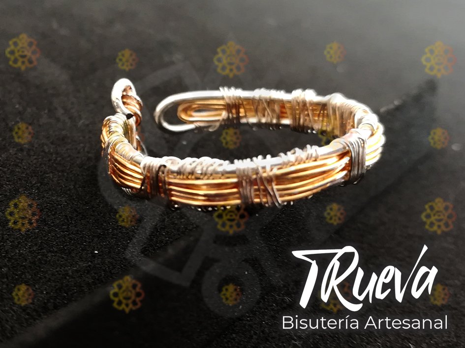 Anillo tramado grande dorado y plateado ajustable - Image 4