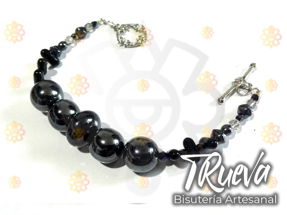 Pulsera con perlas negras y abalorios - Image 3