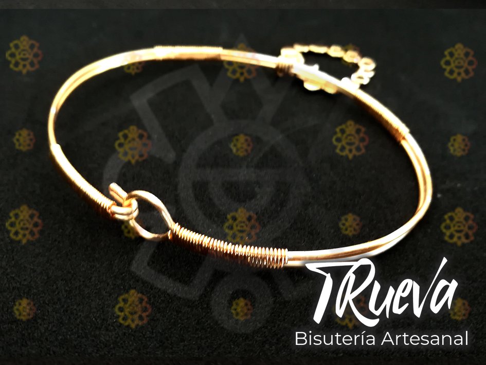 Pulsera con dije - Image 2