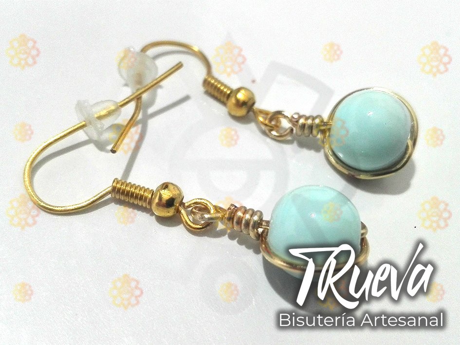 Pendiente con perla acrílica color celeste - Image 2