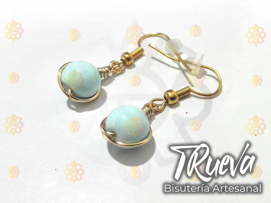 Pendiente con perla acrílica color celeste - Image 3