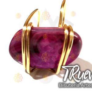 Anillo doble aro con cabujón de cuarzo magenta