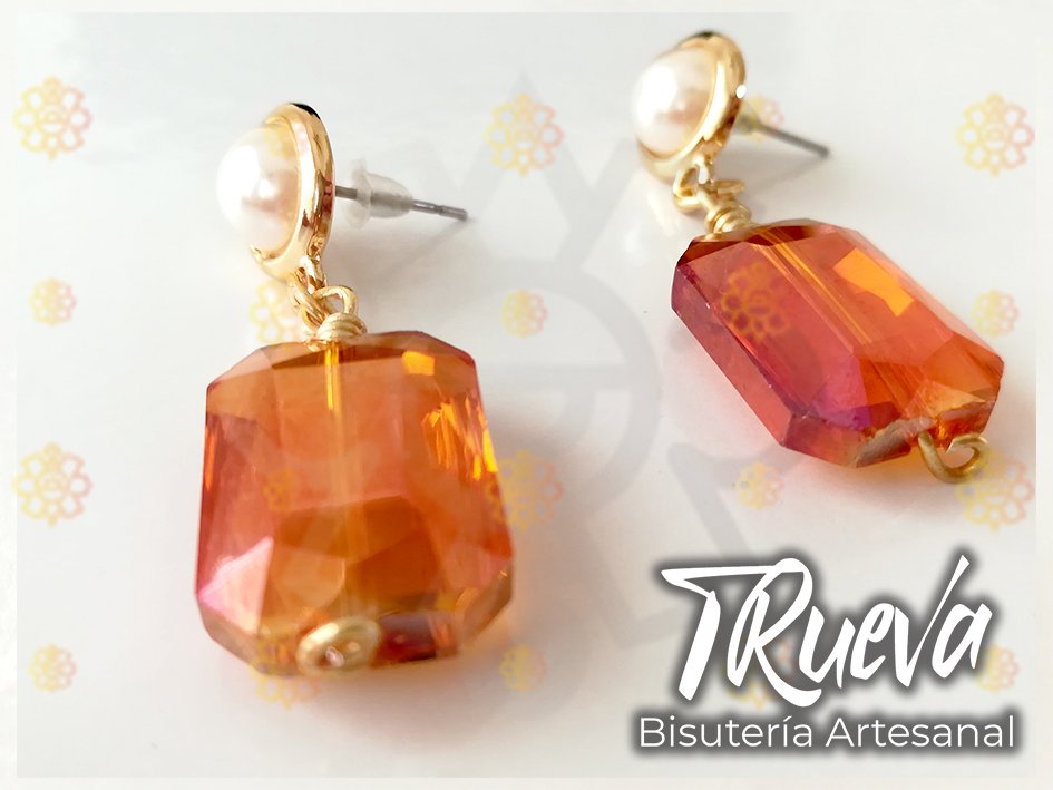 Pendientes chapa de oro y perla con cristal de color