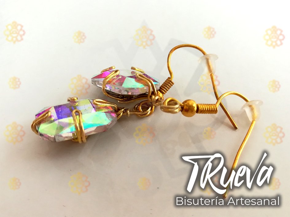 pendientes dorados con cuenta de cristal imitación diamante de color - Image 4