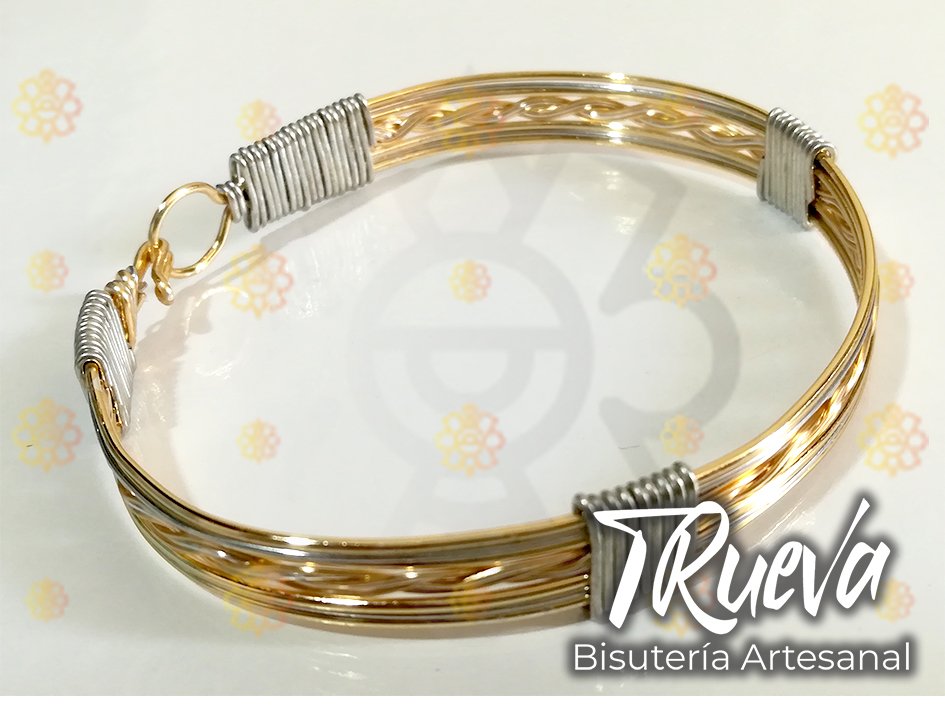 03 - Brazalete TRueba trenzado tipo B dorada con plateado artesanal