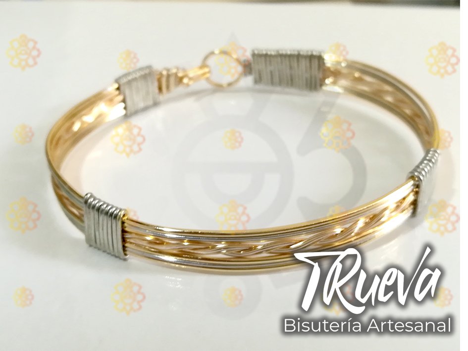 03 - Brazalete TRueba trenzado tipo B dorada con plateado artesanal - Image 3