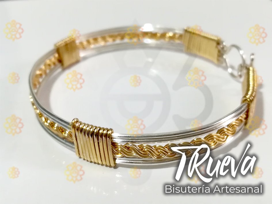 04 - Brazalete TRueba trenzado tipo A dorada con plateado artesanal - Image 2